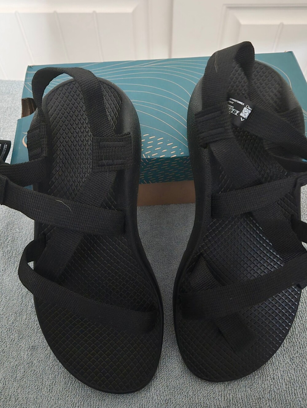 Chaco z2 Classic sandals. Mens Size 9
